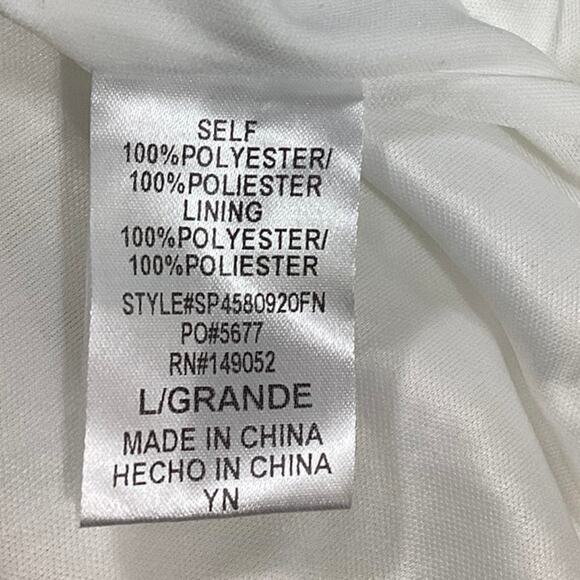 NEW Fashion Nova  Lace White Floral Print Textured Jacquard Wide Leg Shorts Sz L - Picture 6 of 6